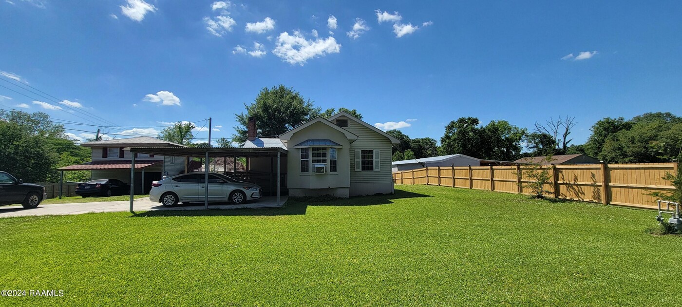 307 Grossie Dr in Lafayette, LA - Foto de edificio