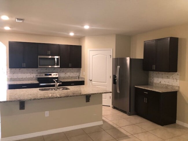 931 Guadalupe Dr in Orange City, FL - Building Photo - Building Photo