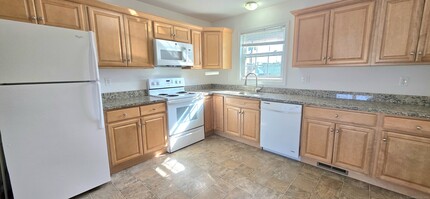 87 Buckingham Ave in Milford, CT - Building Photo - Building Photo