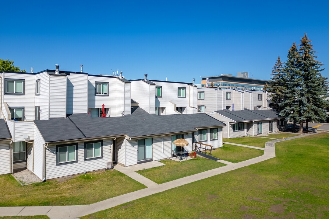 Sunridge Village in Calgary, AB - Building Photo