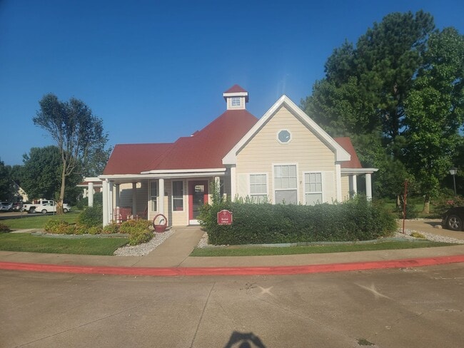Join the Waitlist at Autumnwood Point! Sen in Rogers, AR - Building Photo - Interior Photo