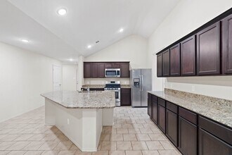 9718 Ancient Elm Ln in Tomball, TX - Building Photo - Building Photo