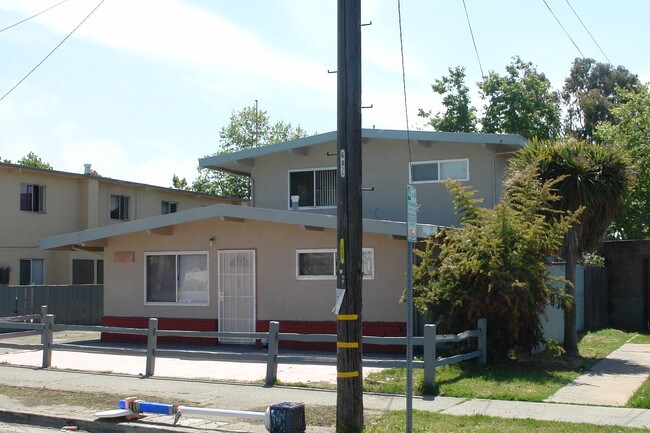 5218 Cypress Ave in El Cerrito, CA - Foto de edificio - Building Photo