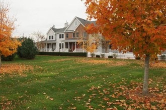 Deer Valley Townhomes in Ellington, CT - Foto de edificio - Building Photo