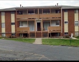 Dominion Townhomes in Akron, OH - Building Photo - Building Photo