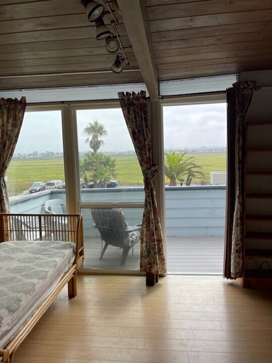 1356 Seacoast Dr in Imperial Beach, CA - Building Photo