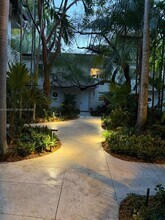 3000 Bird Ave in Miami, FL - Building Photo - Building Photo