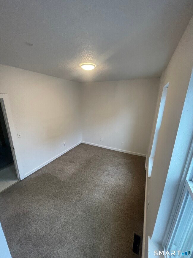 86 Spring St in West Haven, CT - Foto de edificio - Building Photo