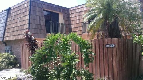 1549 Park Meadows Dr in Ft. Myers, FL - Foto de edificio