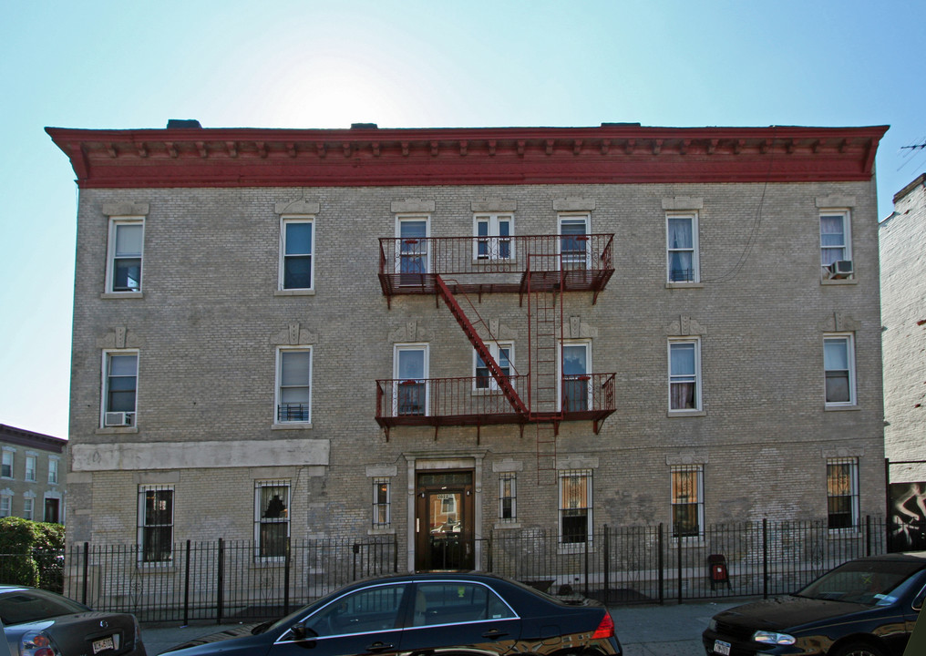 2822 Avenue D in Brooklyn, NY - Foto de edificio