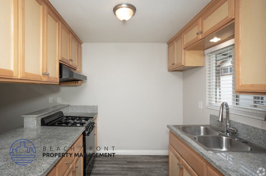 11037 Ferina St. in Norwalk, CA - Foto de edificio