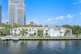 21301 NE 38th Ave in Aventura, FL - Building Photo - Building Photo