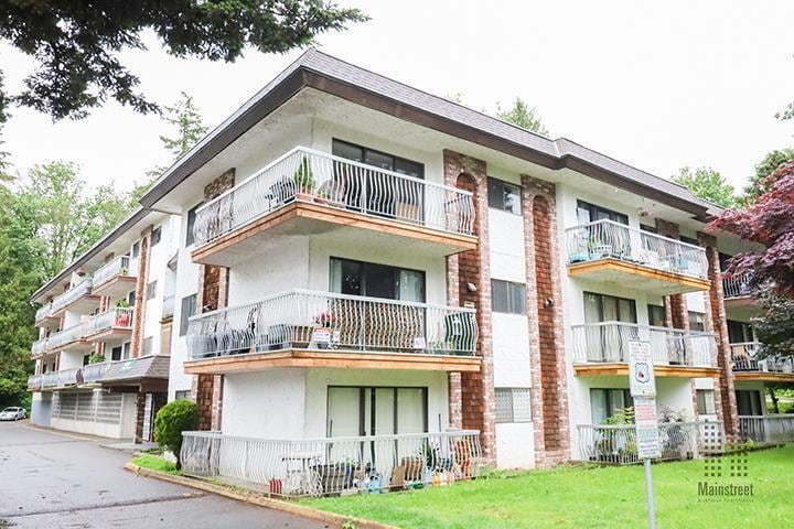 Hillside Terrace in Abbotsford, BC - Foto de edificio
