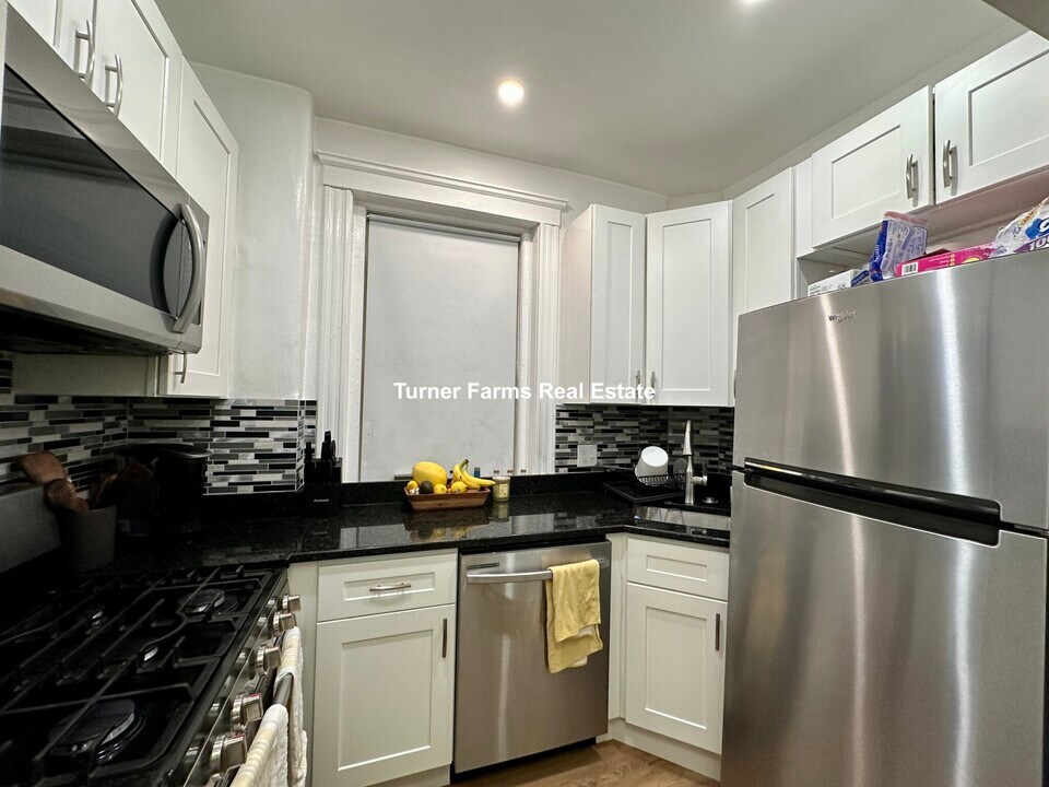 9 Woodbridge St, Unit 7 in Cambridge, MA - Foto de edificio