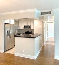 700 SE 2nd Ave in Deerfield Beach, FL - Foto de edificio - Building Photo