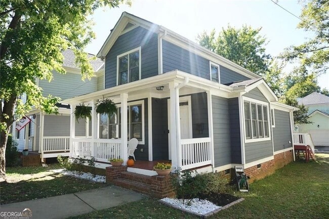 property at 85 Hammock Pl SE