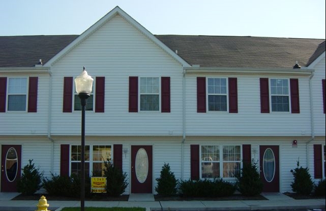 Poplar Street Townhomes in Fruitland, MD - Building Photo