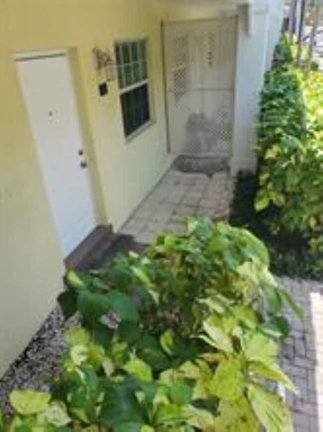 2660 NE 8th Ave, Unit 302 in Wilton Manors, FL - Building Photo - Building Photo