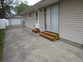 47487 Greenview Rd in Shelby Township, MI - Building Photo - Building Photo