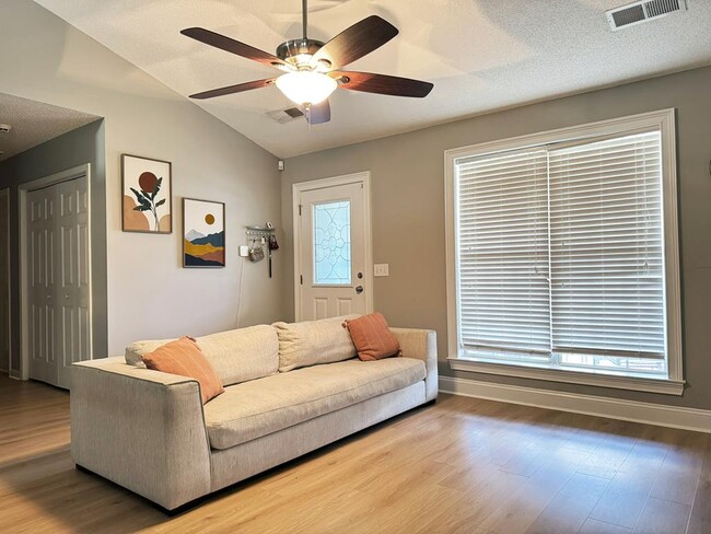1290 Monterey Dr in Sumter, SC - Building Photo - Building Photo