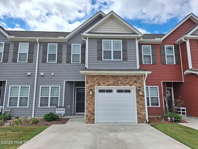 property at 1807 Fox Den Way