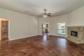1930 Starwood Dr in Weatherford, TX - Building Photo - Building Photo