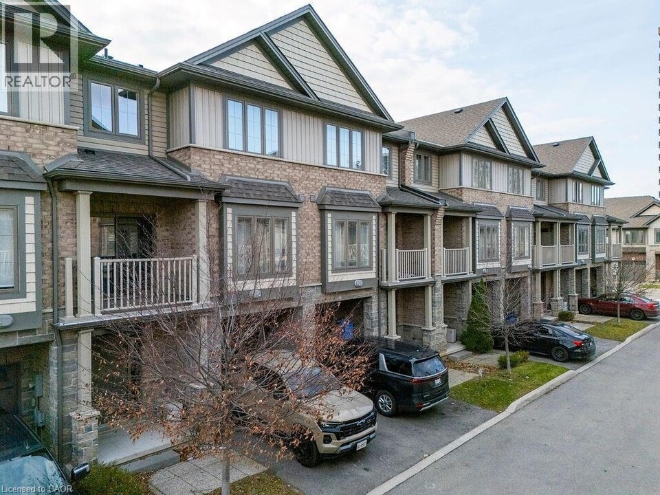 12 Waterview Dr in Hamilton, ON - Building Photo