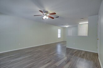 9405 Rowlands Sayle Rd in Austin, TX - Building Photo - Building Photo