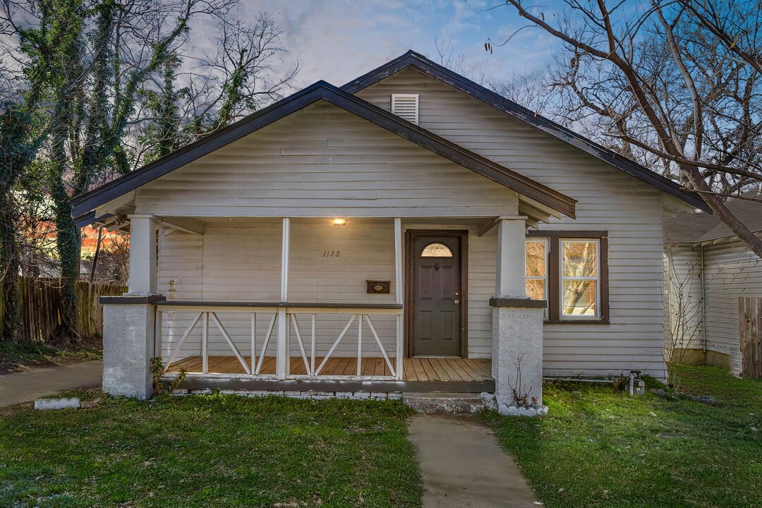 1128 S Zunis Ave in Tulsa, OK - Building Photo