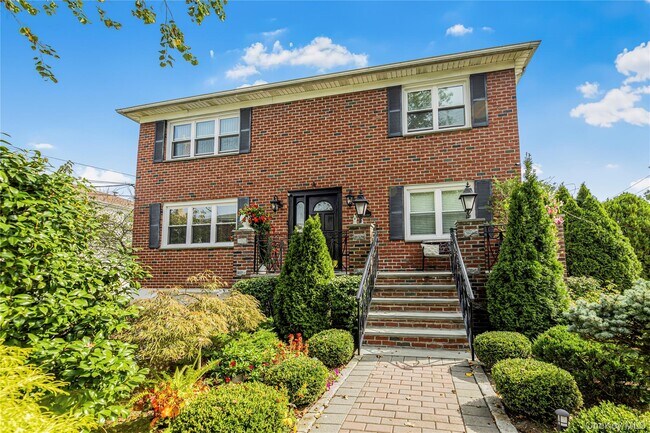 2 Bryn Mawr Pl in Yonkers, NY - Building Photo - Building Photo