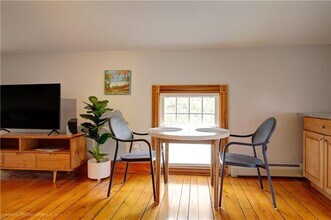 20 Berkeley Ave in Newport, RI - Building Photo - Building Photo