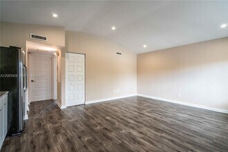 2412 NE 26th St in Fort Lauderdale, FL - Building Photo - Building Photo