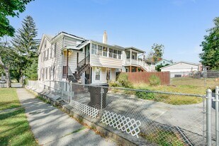 49 Delafield St in Poughkeepsie, NY - Building Photo