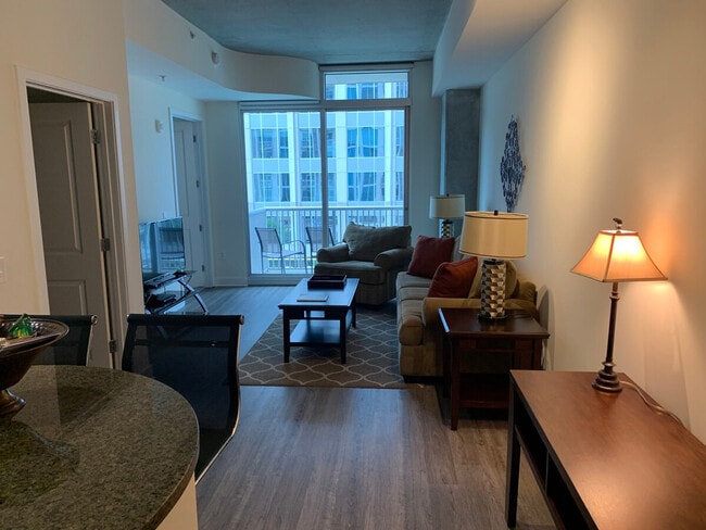 215 W Martin Luther King Jr Blvd in Charlotte, NC - Building Photo - Building Photo