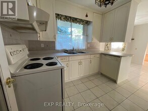 46 Croydon Dr in St Catharines, ON - Building Photo - Building Photo