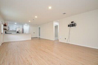 305 Riverwood Village Ln in Sealy, TX - Building Photo - Building Photo