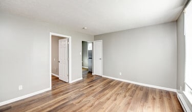 366 Wrexham Ave in Columbus, OH - Building Photo - Building Photo