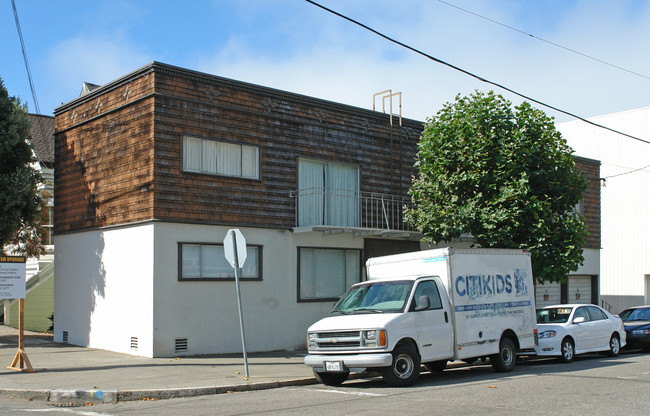 201 Cornwall St in San Francisco, CA - Building Photo - Building Photo