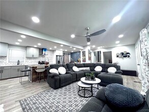 3280 Stonewall Tell Rd in College Park, GA - Building Photo - Building Photo