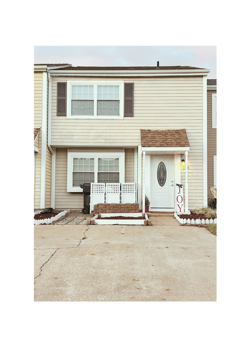 718 Spence Cir in Virginia Beach, VA - Building Photo