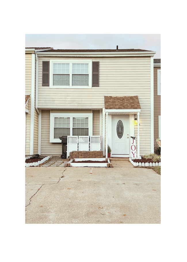 property at 718 Spence Cir