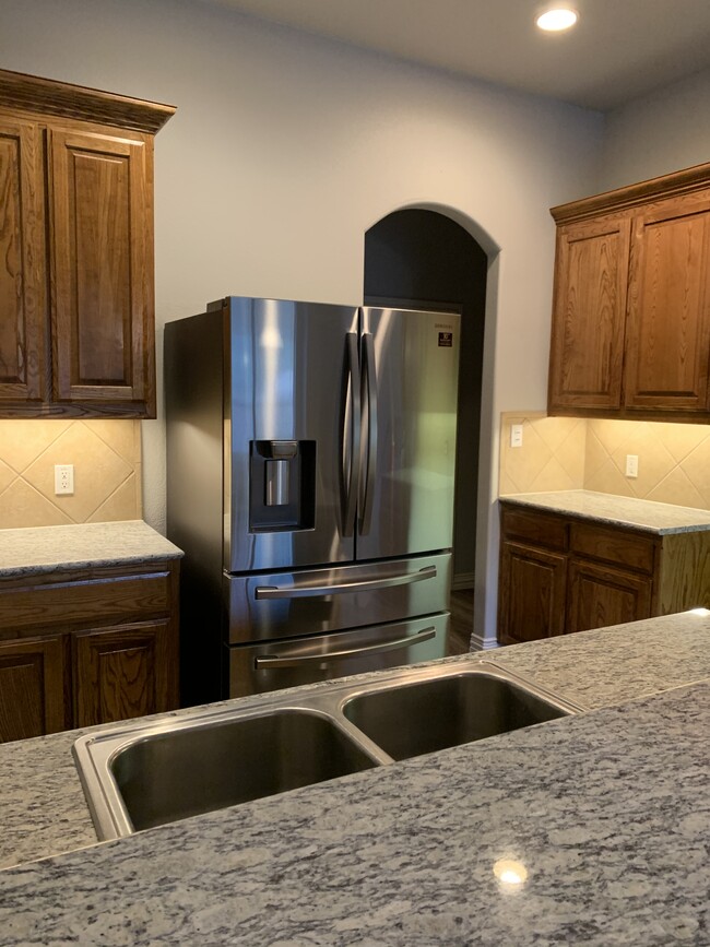 502 Spring Dr in Shady Shores, TX - Building Photo - Building Photo