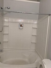 1504 Cove Creek Cir, Unit 304 in Norcross, GA - Building Photo - Building Photo