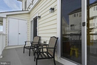 19461 Dover Cliffs Cir in Germantown, MD - Building Photo - Building Photo