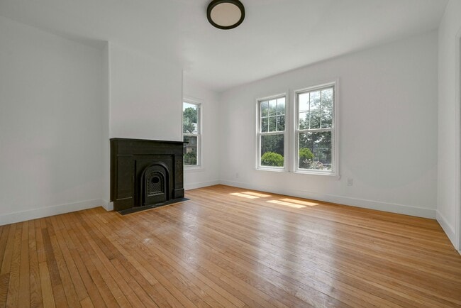 46 Cottage Pl in Englewood, NJ - Building Photo - Building Photo