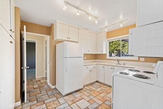 77530 California Dr in Palm Desert, CA - Building Photo - Building Photo