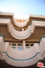 4830 Elmwood Ave in Los Angeles, CA - Building Photo - Building Photo