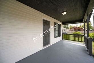 3818 Chandler Ave in Chattanooga, TN - Foto de edificio - Building Photo