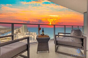 4111 S Ocean Dr in Hollywood, FL - Building Photo