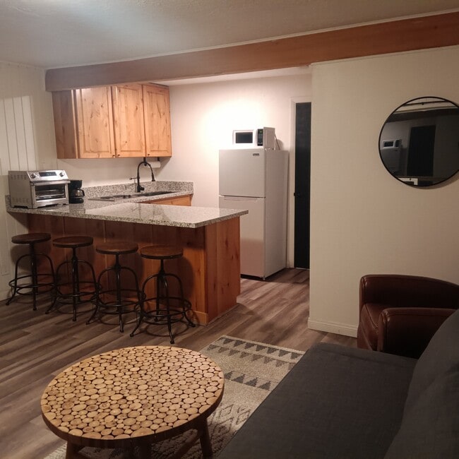 651 S Snowflake Ln, Unit 203 in Brian Head, UT - Building Photo - Building Photo